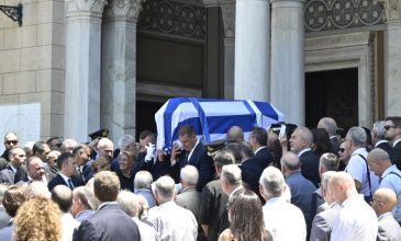 Το τελευταίο αντίο στον Ιωάννη Βαρβιτσιώτη – Μητσοτάκης: Μας αφήνεις βαριά κληρονομιά, αποχαιρετούμε έναν πολιτικό που με άλλους της γενιάς του σμίλεψε τον δημόσιο βίο