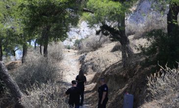 Σε 57χρονη από την Κυψέλη ανήκει η σορός που βρέθηκε σε σπηλιά στον Λυκαβηττό – Φαίνεται ότι έχασε τη ζωή της μετά από πτώση