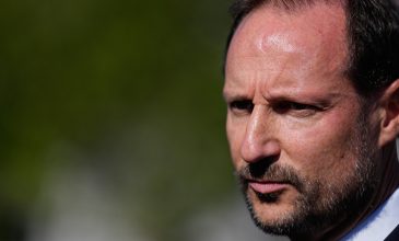 O νέος βασιλιάς της Νορβηγίας Χάακον Η’ ορκίστηκε ενώπιον του κοινοβουλίου