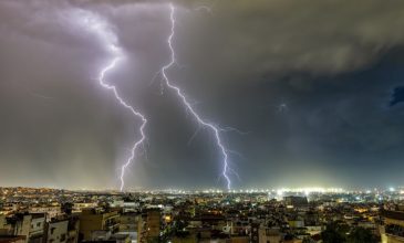 Προβλήματα προκάλεσε η καταιγίδα στην Θεσσαλονίκη