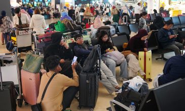 Έκρηξη ηφαιστείου στην Ινδονησία: Κλειστά επτά αεροδρόμια, ανάμεσά τους το κυριότερο στην Τζακάρτα