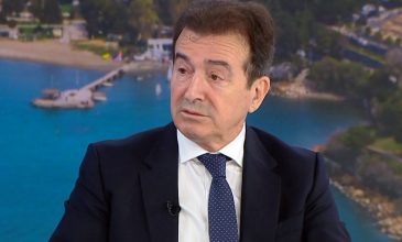 Χρυσοχοΐδης: «Βραχιολάκι» σε όλους τους υπόδικους για ενδοοικογενειακή βία που τίθενται υπό περιοριστικούς όρους