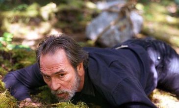 Τόμι Λι Τζόουνς: H διαδρομή από το Χάρβαρντ και το Μπρόντγουεϊ έως το Όσκαρ και η οικογενειακή τραγωδία