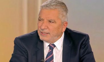 Πατούλης για τους ελέγχους στο ιατρείο της οδού Καρνεάδου: «Ανοίγουν μετά από 5 λεπτά και τους λένε “περιμένετε στο σαλόνι γιατί εξετάζει ο γιατρός”»