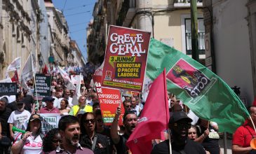 Περίπου 200 διαδηλωτές για το δικαίωμα στη στέγαση πέρασαν τη νύχτα έξω σε κεντρική πλατεία της Λισαβόνας