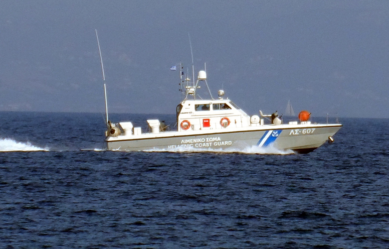 Τρόμος σε φλεγόμενο ιστιοπλοΐκό σκάφος για οκτώ άτομα