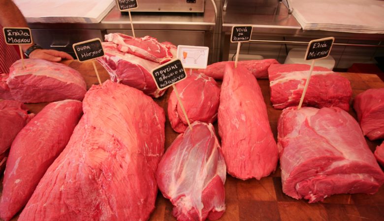 Κατασχέθηκαν 270 κιλά κοτόπουλου και 152 κιλά βόειο κρέας στον Πειραιά