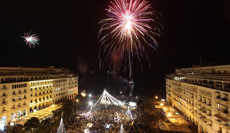 Δήμος Αθηναίων: Θα λάμψει ο ουρανός το βράδυ της Ανάστασης από πυροτεχνήματα