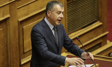 Θεοδωράκης: Η κυβέρνηση έχει ξεκινήσει πόλεμο στη μεσαία τάξη