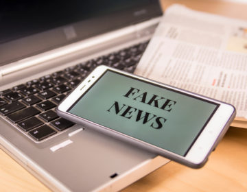 Social media και fake news: Όσο πιο πρόθυμος είναι κανείς να μοιραστεί ειδήσεις, τόσο πιο απρόθυμος να τις διασταυρώσει