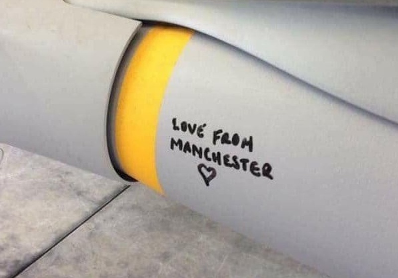«Με αγάπη από το Μάντσεστερ» σε βόμβα των Βρετανών προς την ISIS