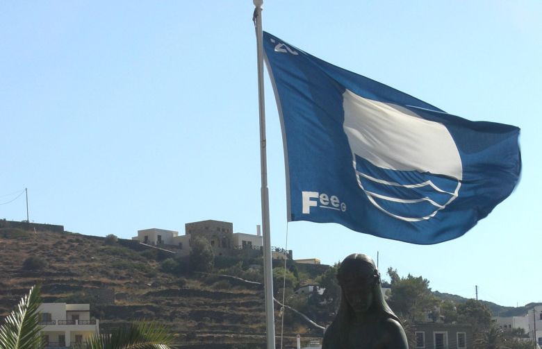 Ποιες ελληνικές παραλίες «έχασαν» τη Γαλάζια Σημαία
