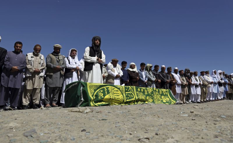 Αφγανοί προσφεύγουν στο ΔΠΔ κατά της κυβέρνησης και των Ταλιμπάν
