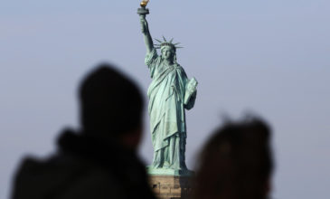 Ανοίγει και πάλι παρά το shutdown το Άγαλμα της Ελευθερίας