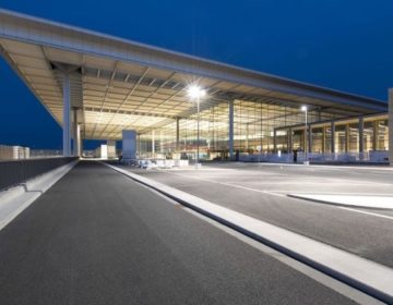 Το αεροδρόμιο στο Βερολίνο που δε λέει να ανοίξει!