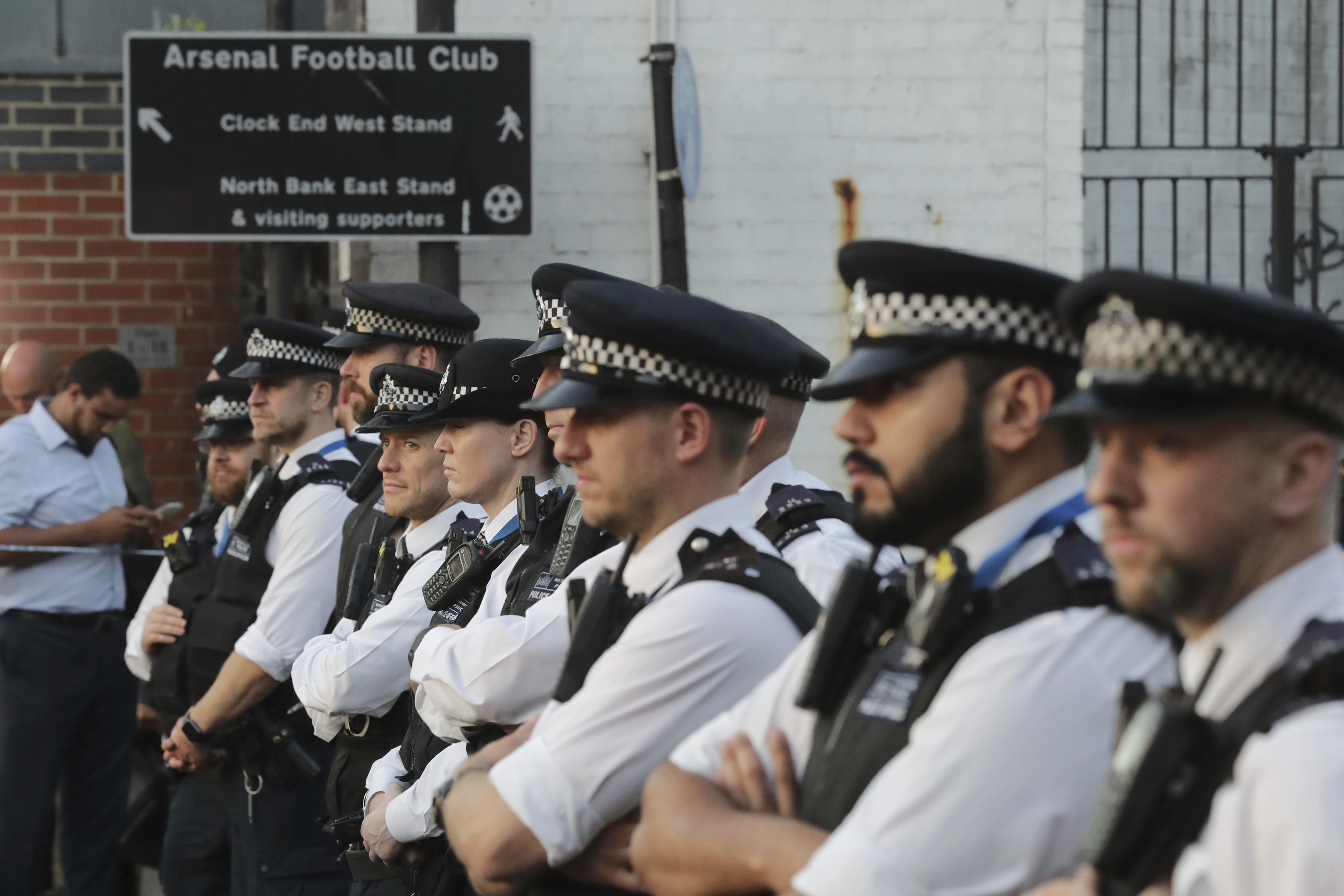 Λονδίνο: Επίθεση με βαν σε πεζούς έξω από ισλαμικό τέμενος
