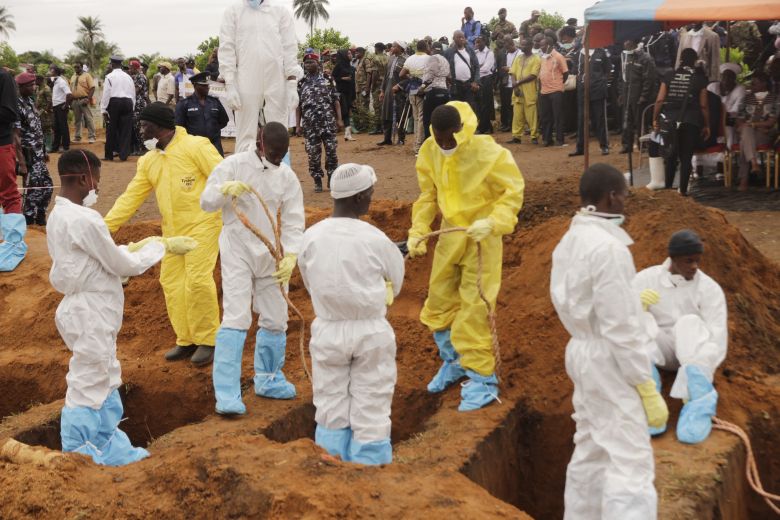500 νεκροί ανασύρθηκαν από τα συντρίμμια της κατολίσθησης στη Σιέρα Λεόνε