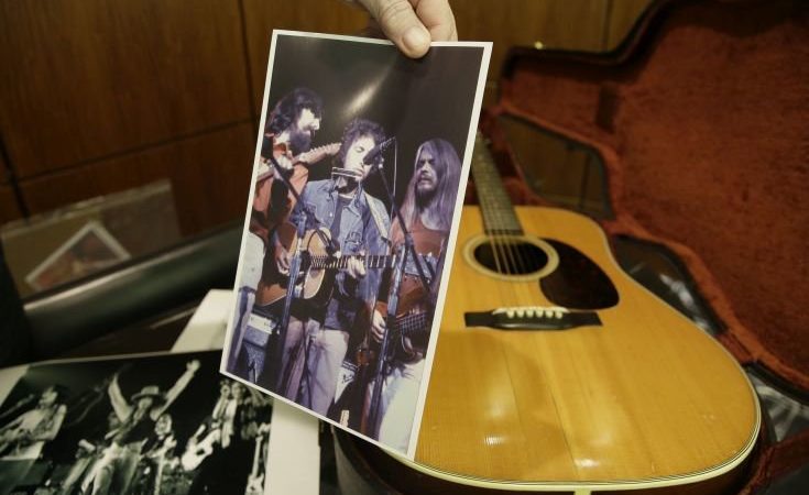 Κιθάρα του Ντίλαν πουλήθηκε σε δημοπρασία έναντι 400.000 δολαρίων