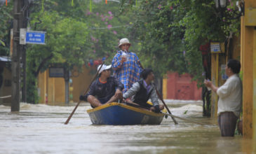 Φονικές πλημμύρες στο Βιετνάμ: Τουλάχιστον 13 νεκροί και 11 αγνοούμενοι