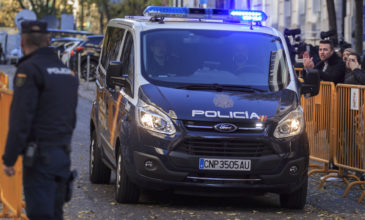 Η Μαδρίτη αποσύρει τις αστυνομικές ενισχύσεις από την Καταλονία