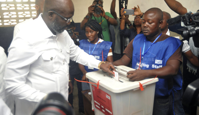 Ομαλά διεξάγεται ο δεύτερος γύρος των προεδρικών εκλογών στη Λιβερία
