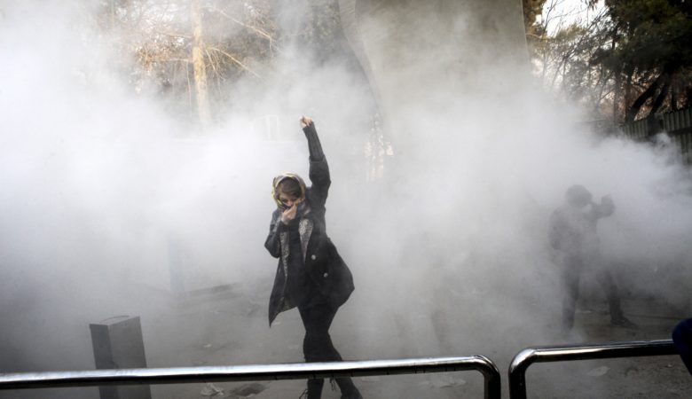 Δέκα νεκροί στις διαδηλώσεις στο Ιράν