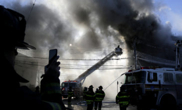 Αυξήθηκαν στους 13 οι νεκροί από την φωτιά στο Μπρονξ