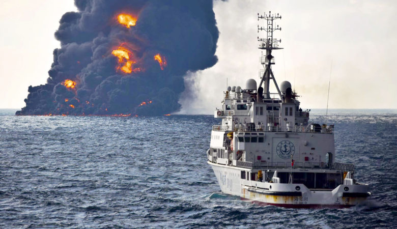 Πετρελαιοκηλίδα στη Σινική Θάλασσα από τη βύθιση του ιρανικού δεξαμενοπλοίου