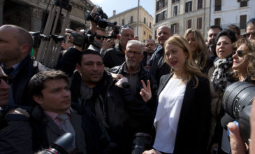 Η 40άρα ακροδεξιά που θέλει να γίνει η πρώτη γυναίκα πρωθυπουργός της Ιταλίας