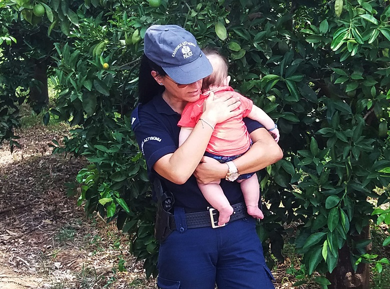 Γυναίκα αστυνομικός έκανε τη μητέρα μωρού λόγω τροχαίου
