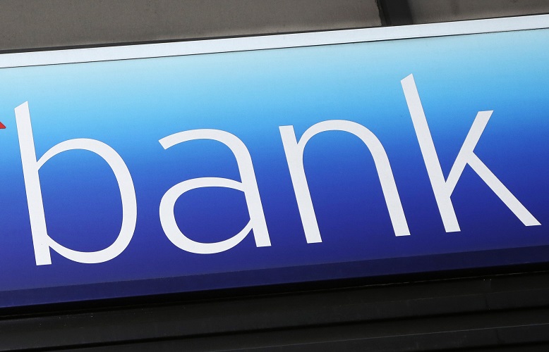 Ομόλογα τραπεζών που εγγυάται το ελληνικό κράτος αναβάθμισε ο Fitch