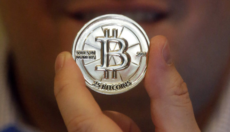 Η ιλιγγιώδης άνοδος του bitcoin τρομάζει τους αναλυτές