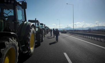 Κατεβάζουν τα τρακτέρ οι αγρότες στον Πλατύκαμπο