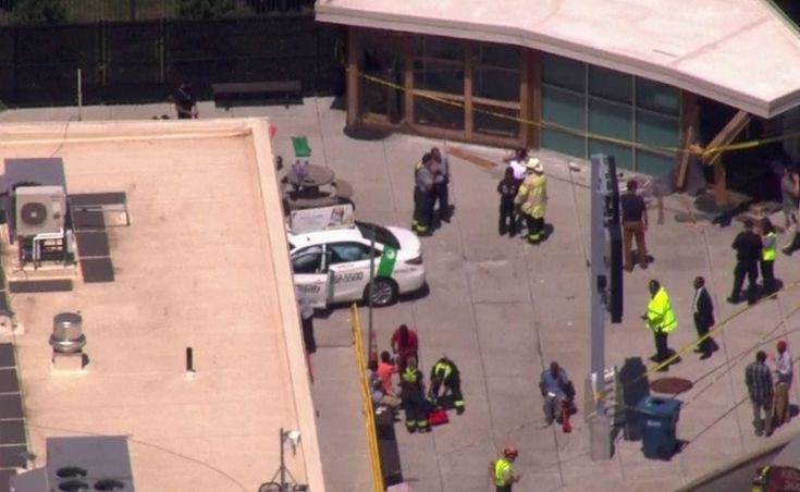 Ταξί έπεσε πάνω σε πεζούς στη Βοστώνη – Δέκα τραυματίες