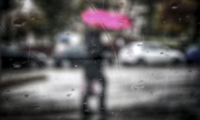 Καιρός: Λίγες νεφώσεις πρόσκαιρα αυξημένες με τοπικές βροχές μετά το μεσημέρι
