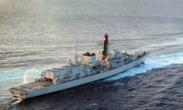 Βρετανική φρεγάτα το άγρυπνο μάτι στο ρωσικό πολεμικό πλοίο στη Βόρεια Θάλασσα