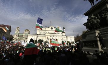 Βουλγαρία: Νέα κυβέρνηση συνασπισμού υπό τον Κίριλ Πέτκοφ