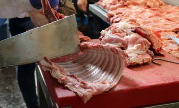 Κατασχέθηκαν 263 κιλά κρέατα σε επιχειρήσεις του Πειραιά
