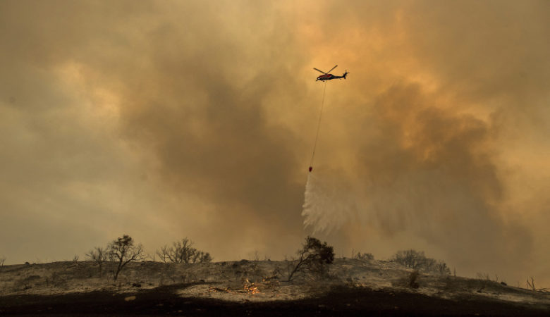 Πυρκαγιά επεκτείνεται με ταχύτητα στην Καλιφόρνια