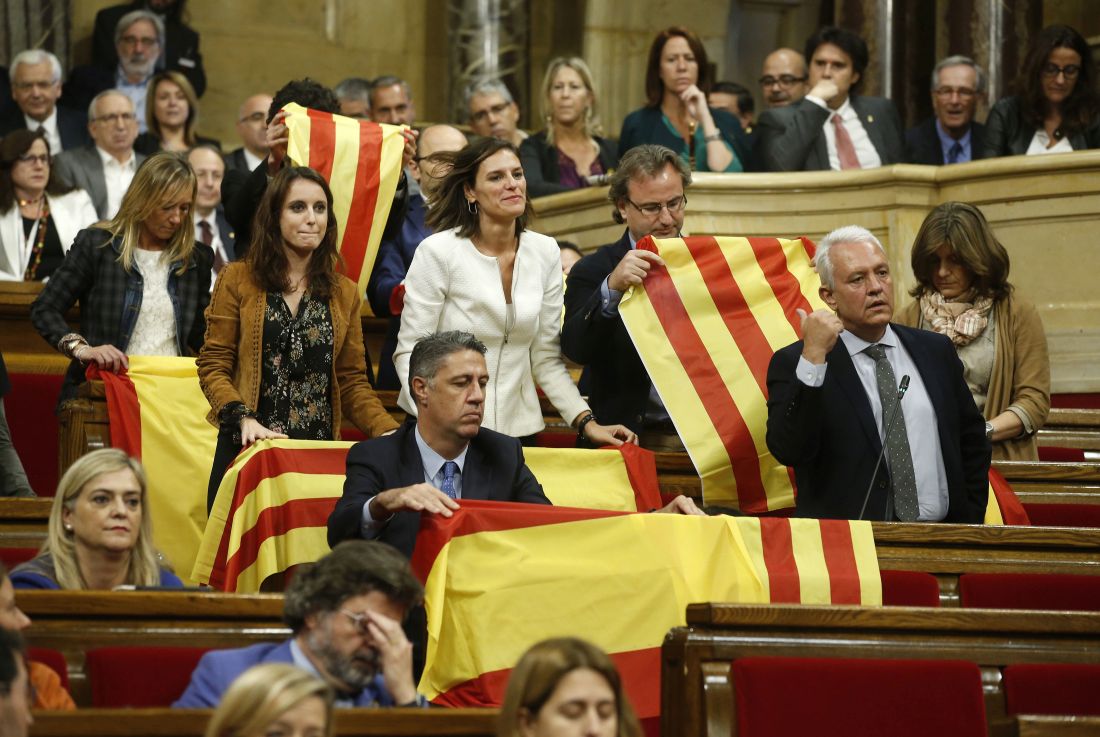 Ώρα μηδέν για Μαδρίτη – Βαρκελώνη: Κήρυξη ανεξαρτησίας και άρση αυτονομίας