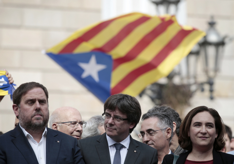 Καταλανικά κόμματα: Πείτε στο Ραχόι ότι κηρύξαμε ανεξαρτησία