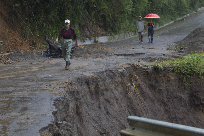 Η τροπική καταιγίδα «Νέιτ» σκόρπισε το θάνατο στη Κεντρική Αμερική