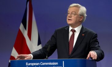 Brexit: Δεν θα απελαθούν Ευρωπαίοι πολίτες διαβεβαιώνει το Λονδίνο