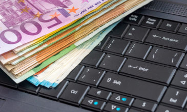 Φόρος εισοδήματος και ΦΠΑ έφεραν επιπλέον 5,5 δισ. ευρώ στα δημόσια ταμεία