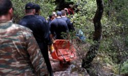 Γυναίκα έπεσε σε γκρεμό ενώ μάζευε ελιές σε χωριό της Εύβοιας