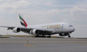 Χιλιάδες απολύσεις σε Emirates και United Airlines