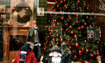 Επιχείρηση «σώστε τα Χριστούγεννα»: Ζεστό κρατικό χρήμα 2,5 δισ. ευρώ για να σωθεί η αγορά