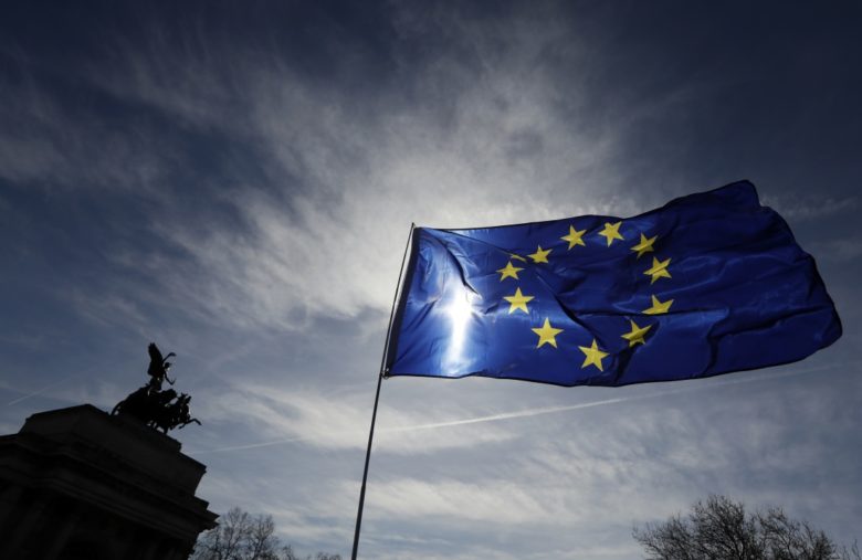 Ευρωπαϊκή Ένωση: Τα μνημόνια δεν μπόρεσαν να βγάλουν την Ελλάδα στις αγορές