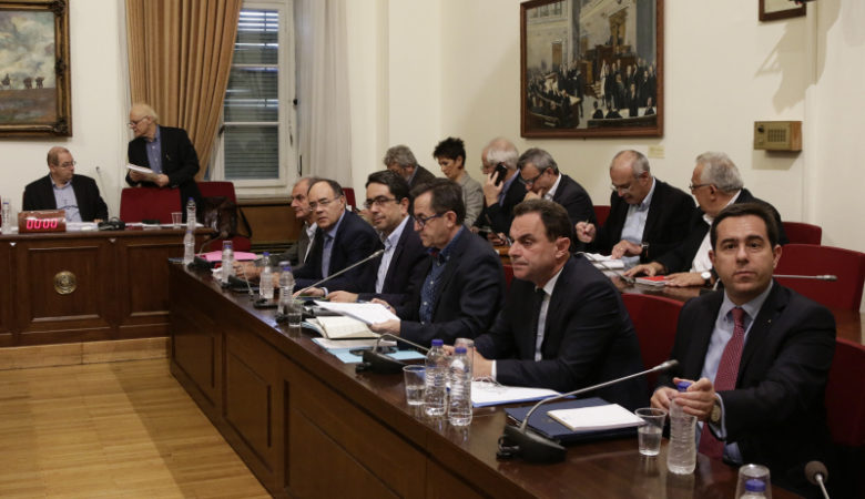 Άναψαν τα αίματα στην εξεταστική για την Υγεία