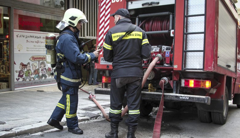 Νεκρός από πυρκαγιά σε αποθήκη στον Κολωνό